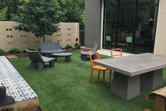 How To Enhance The Outdoor Space With Artificial Grass Oceanside?
